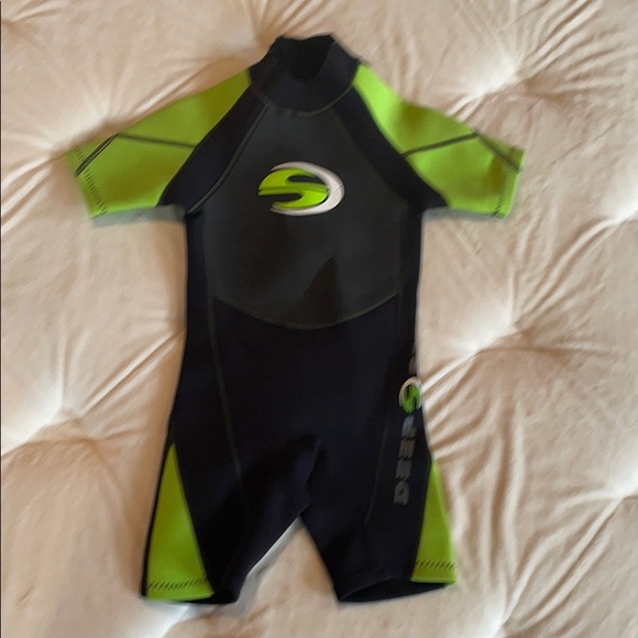 deep see Other - Kids Size XS Deep See Shorty Wetsuit